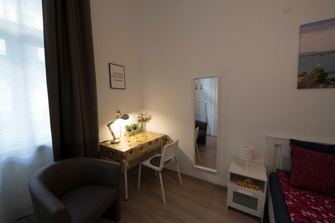 No. 11 Apartment With 2 Bathrooms Next To Railway Station Budapeste Exterior foto